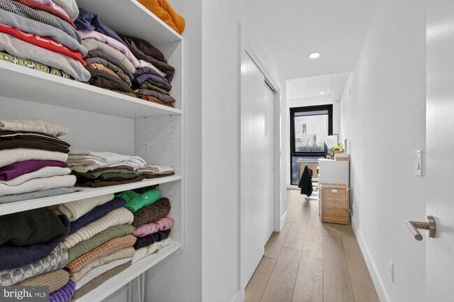 Building Photo - 2007 Cambridge St