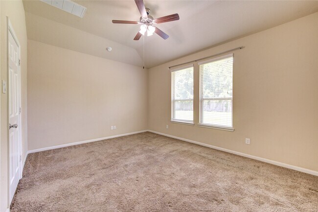 Building Photo - 15727 Whisper Woods Dr