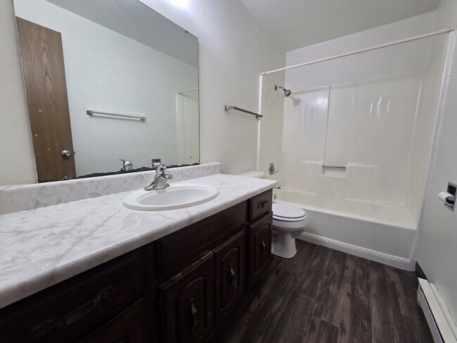 Building Photo - 324 Joseph St