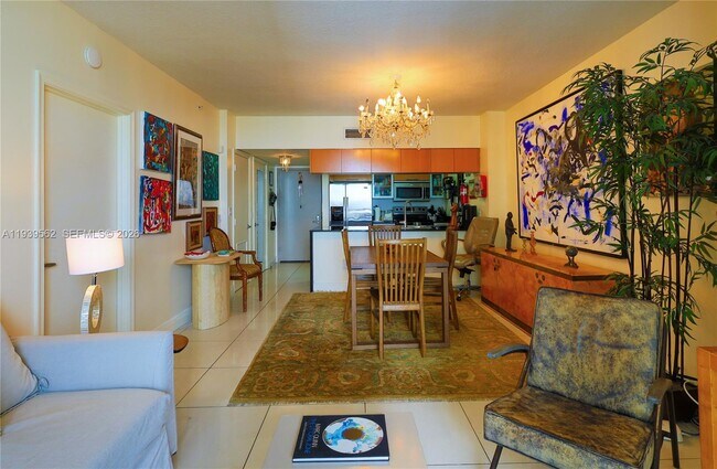 Building Photo - 1750 N Bayshore Dr