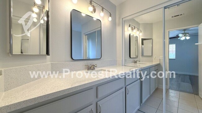 Building Photo - 14199 Estate Way