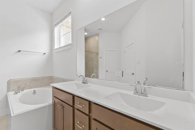 Building Photo - 21118 Garden Palm Dr