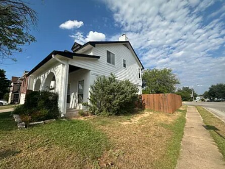 Building Photo - 2515 Eastwood Ln