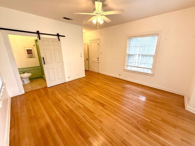 Building Photo - Historic Charm Near Woodlawn Lake! 3 Bed, 2 Bath Home with Hardwood Floors