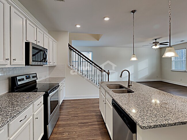 Building Photo - 145 Lindridge Dr