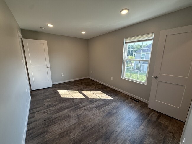 Building Photo - 106 Terrace Drive