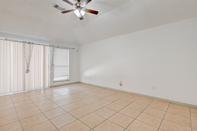 Building Photo - 9814 Paddock Park Dr