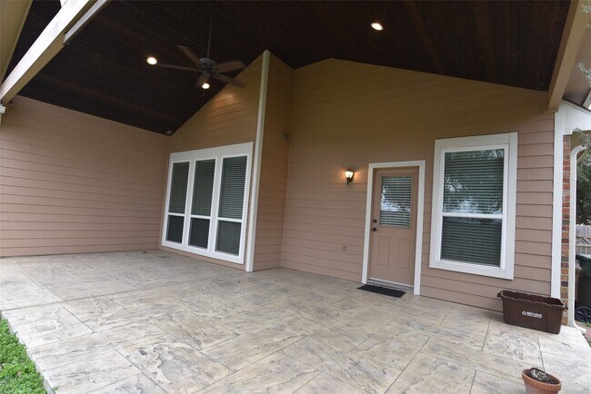 Building Photo - 122 Walston Ridge Ct