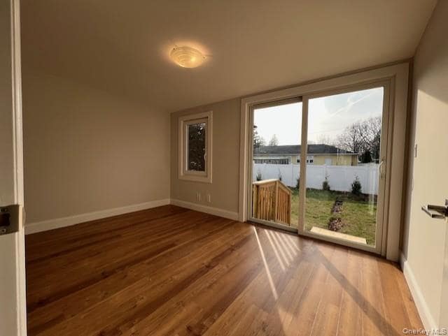 Building Photo - 349 N 4th St