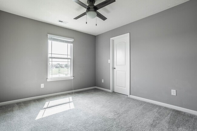 Building Photo - 3317 S Ansley Dr