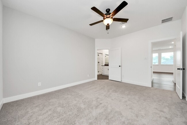 Building Photo - 1422 Shaded Rock Dr