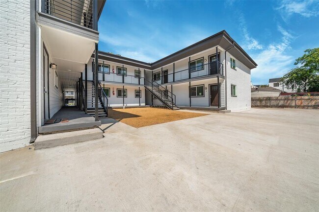 Building Photo - 4708 San Jacinto St