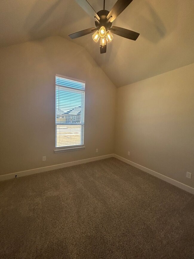 Building Photo - Beautiful Modern Home in Pea Ridge!