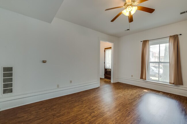 Building Photo - 377 S Upper St