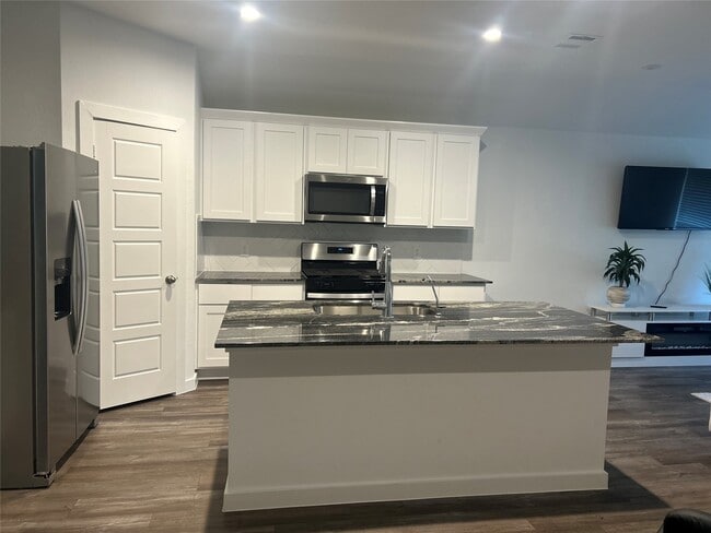 Building Photo - 1119 Fringed Bluestar Dr