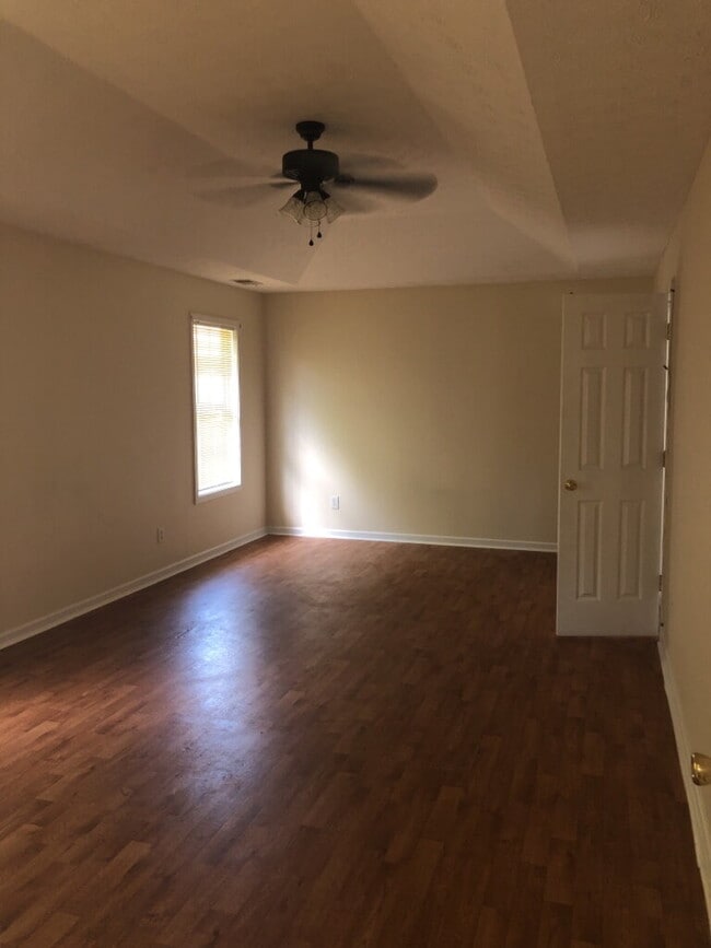 Building Photo - 2489 Tolliver Dr