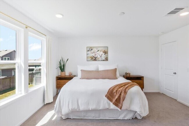 Building Photo - 25919 Chicory Dr