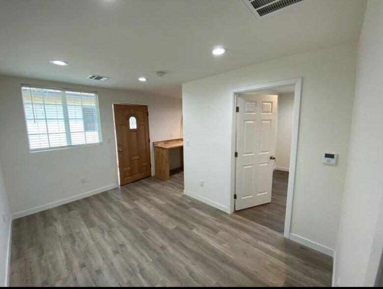 Building Photo - 10713 Irma Ave