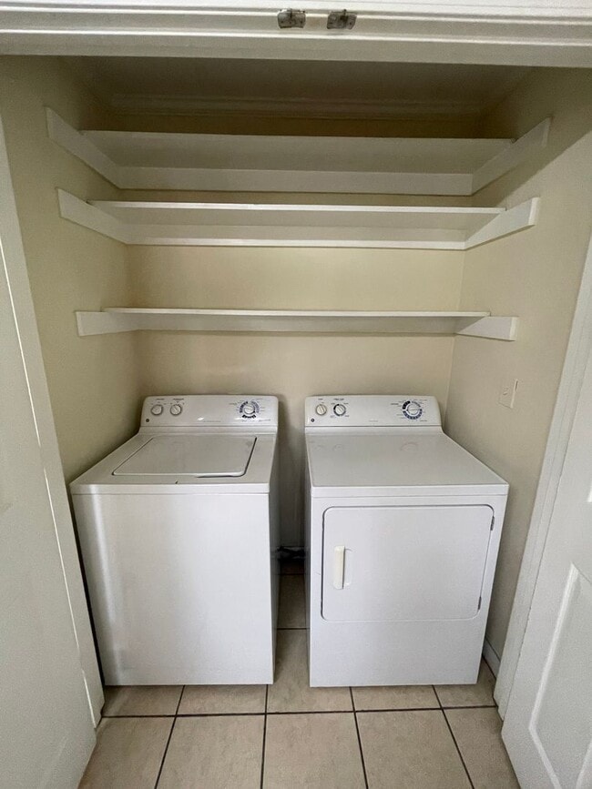 Building Photo - 3br House close to campus FOR RENT - FALL 2026 PRELEASE