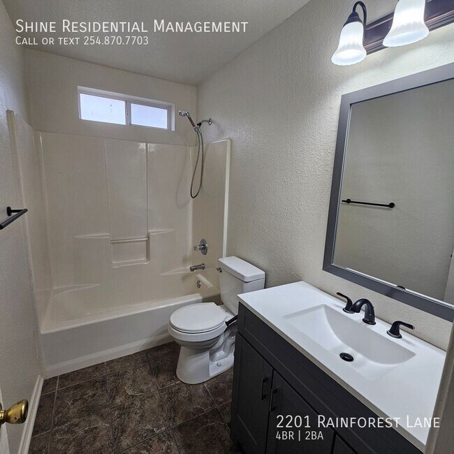 Building Photo - 2201 Rainforest Ln