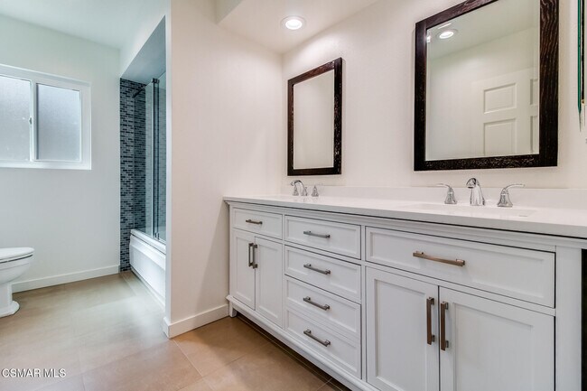 Building Photo - 6823 Castle Peak Dr