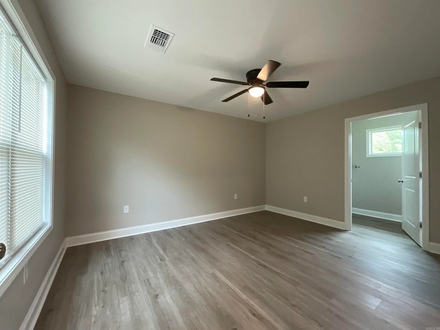 Building Photo - 814 W Trickey Ln