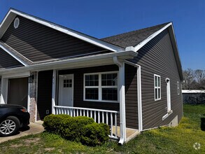 Building Photo - 815 Greenwood Dr