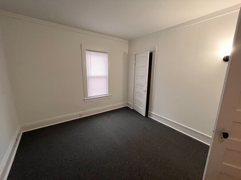 Bedroom 2 - 82 Park Ave