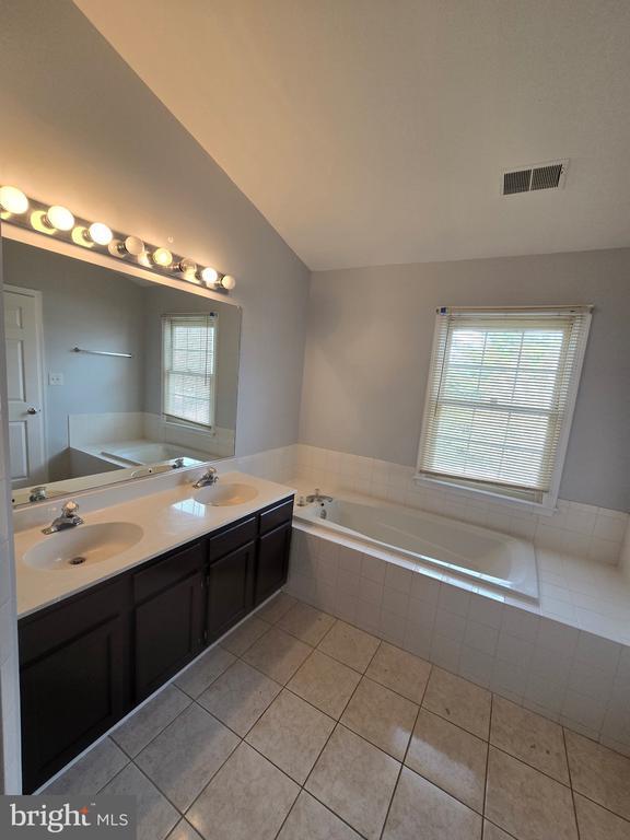 Building Photo - 7809 Koopman Ct