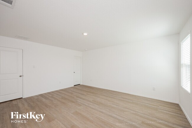 Building Photo - 6532 Scarecrow Wy
