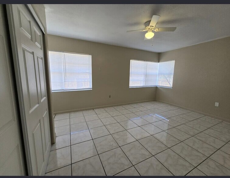 Building Photo - 21 Mountain Dr