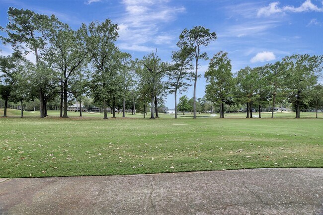 Building Photo - 12900 Walden Rd