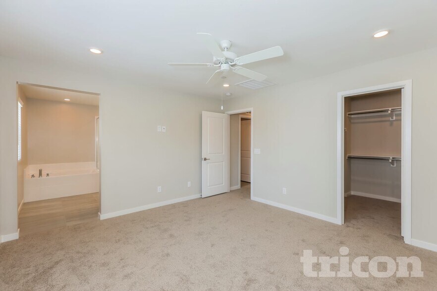 Building Photo - 31573 Dwight Dr