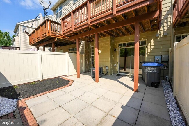 Building Photo - 13316 Colchester Ferry Pl