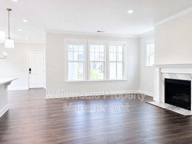 Building Photo - 208 Daisy Grove Ln