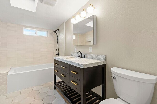 Building Photo - 4707 N Willamette Blvd