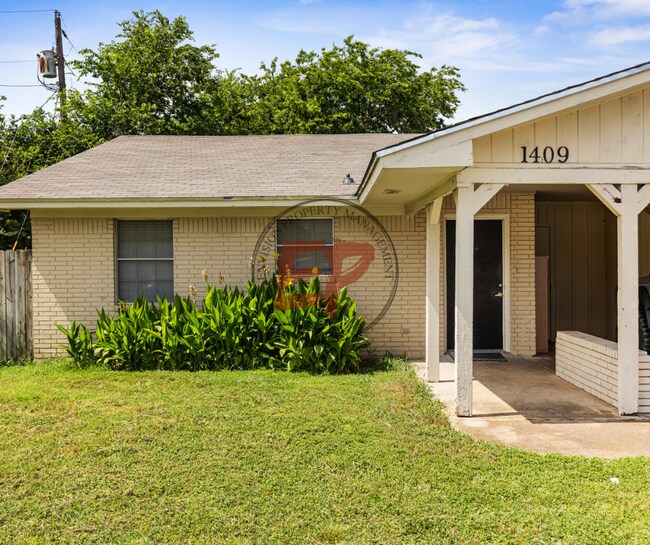 Building Photo - 1409 Paseo Del Oro