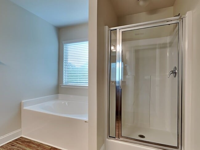 Building Photo - Well-maintained 4 Bedroom With Basement