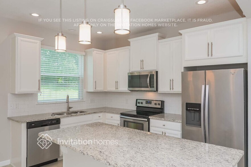 Building Photo - 12411 Trailhead Dr