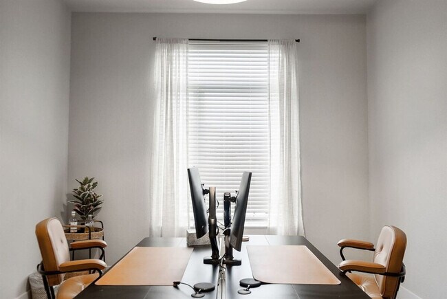 Building Photo - 11102 1/2 Charger Wy