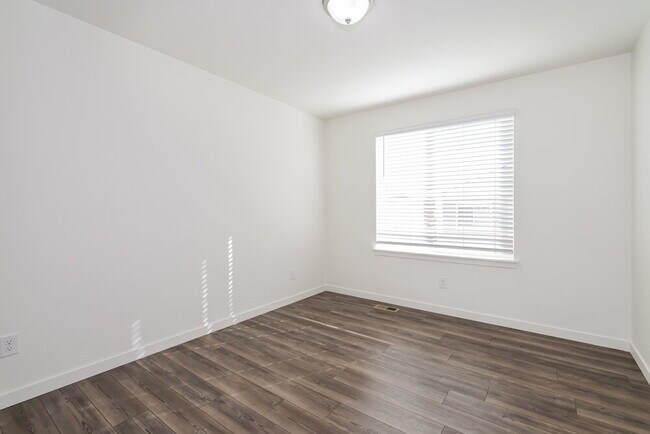 Building Photo - 4664 N Tower Dr