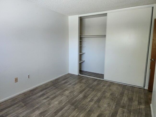 Building Photo - 274