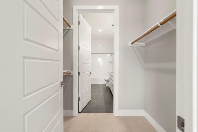 Building Photo - 4501 Jackson Ave