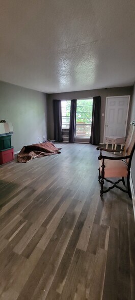 Building Photo - 5055 Ridglea Ln