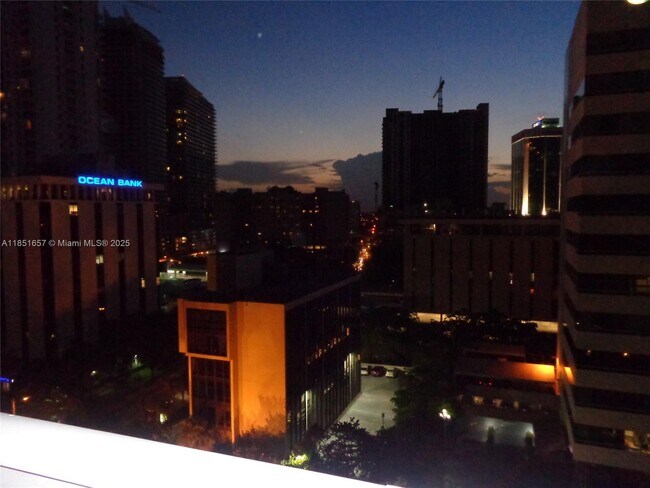 Building Photo - 951 Brickell Ave