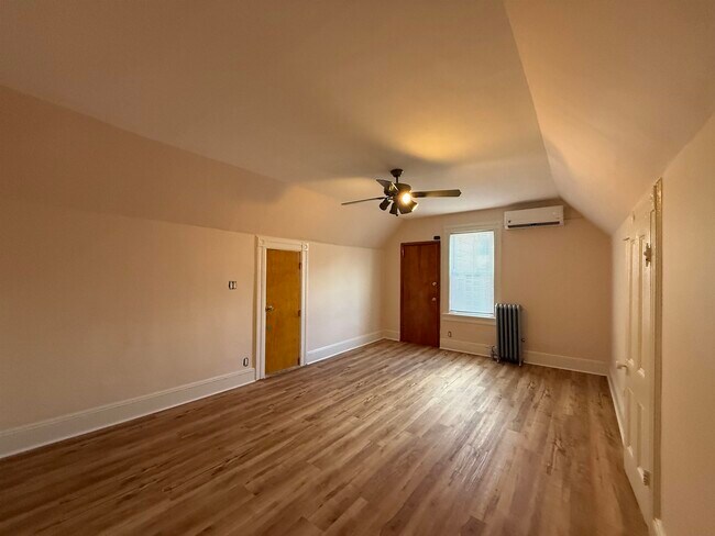 Building Photo - 347 Avenue C