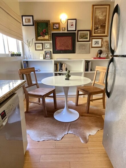 Dining Nook - 2325 Kansas Ave