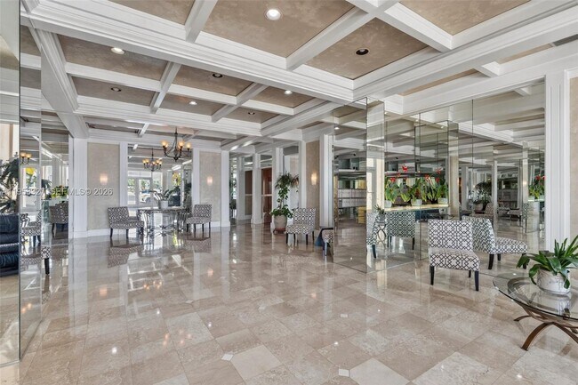 Building Photo - 1410 S Ocean Dr