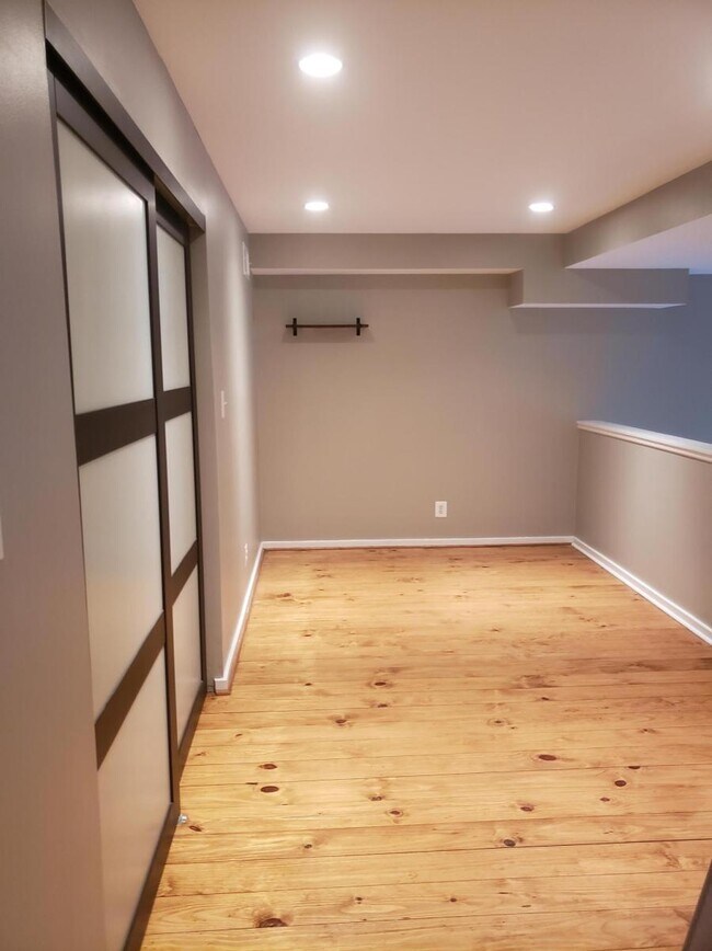 Building Photo - 629 Constitution Ave NE