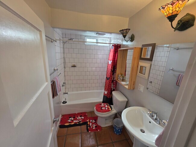 Building Photo - 3786 Meier St